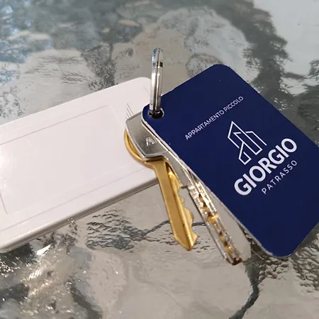 Giorgio Patrasso - Micro In The Center Of Apartman